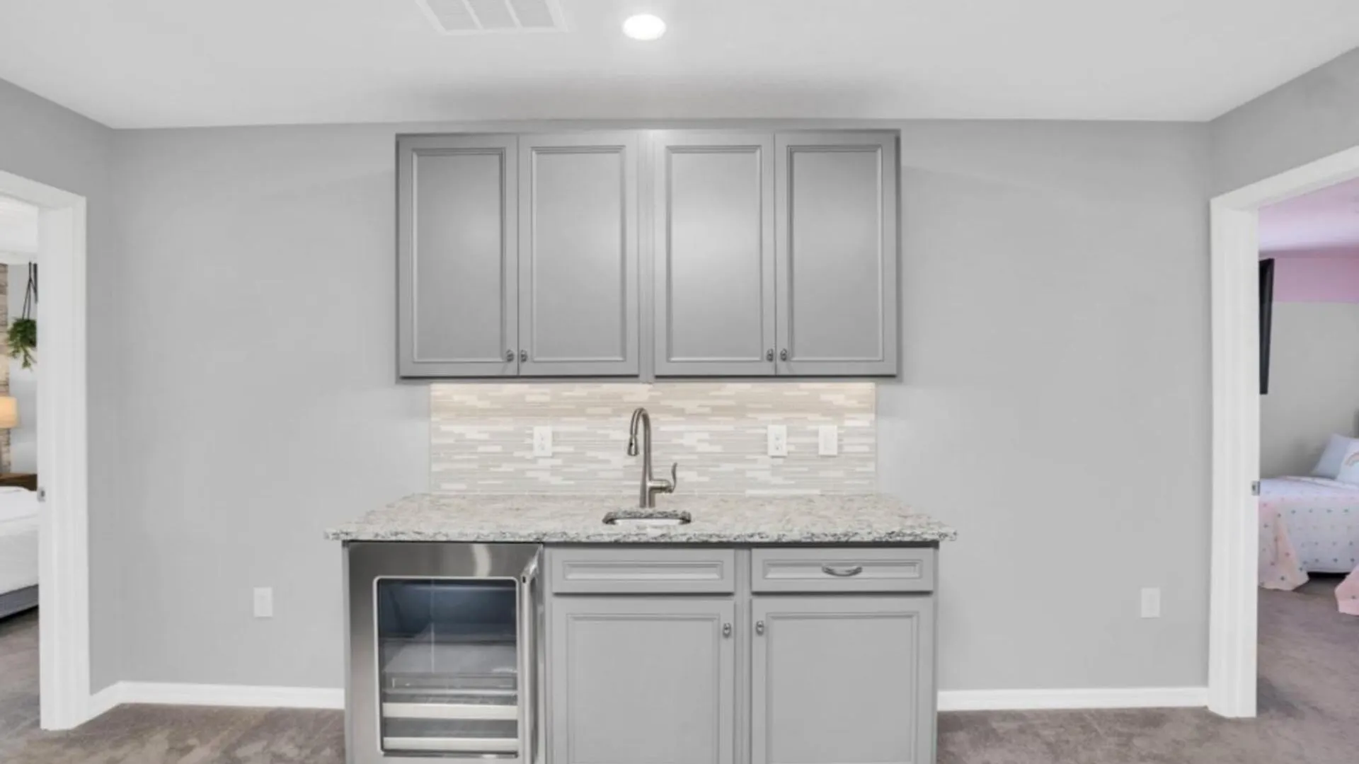 Exclusive 9 Bedroom Estate For Rent 6323 Davenport
