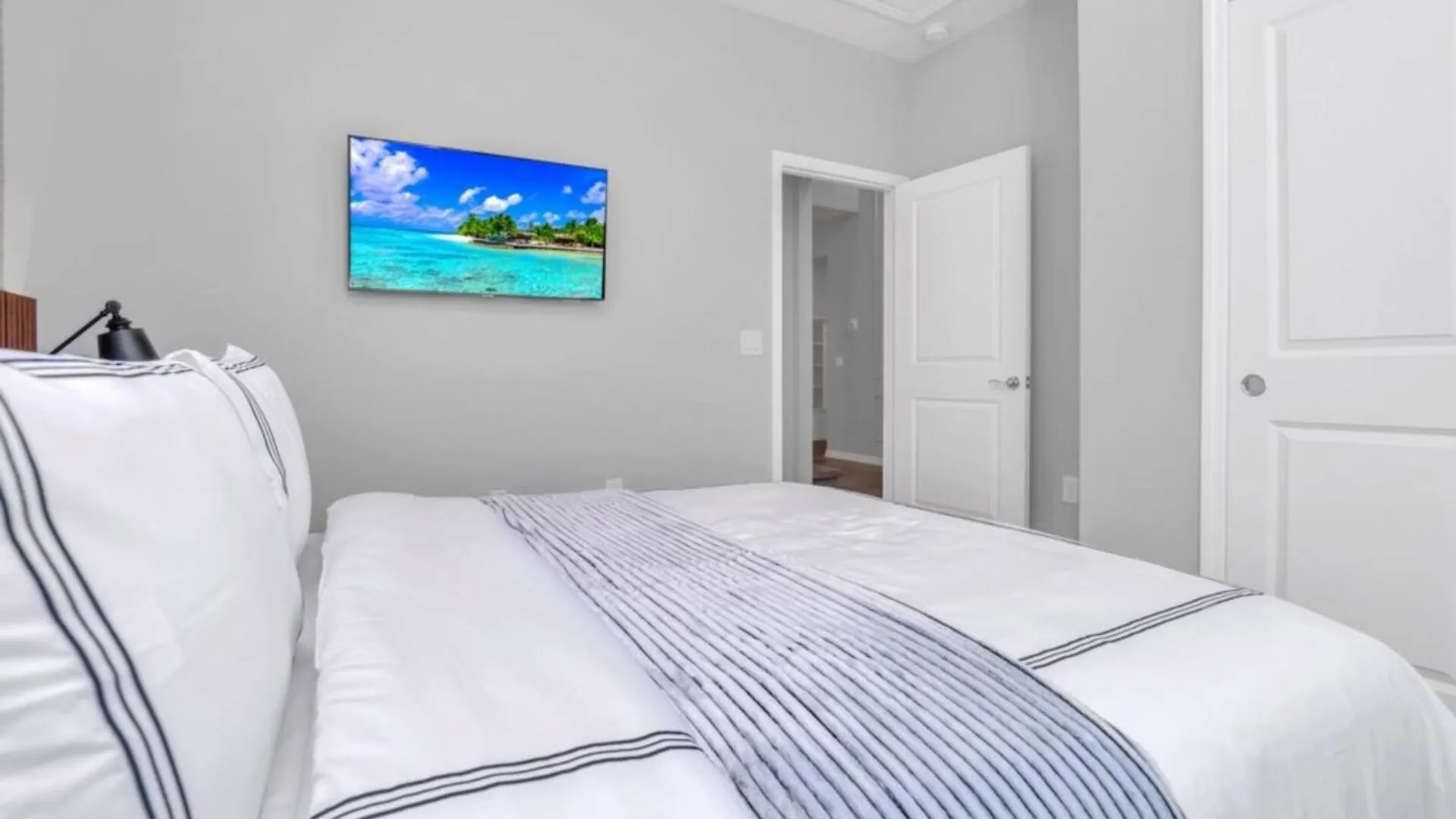 Exclusive 9 Bedroom Estate For Rent 6323 Davenport Villa