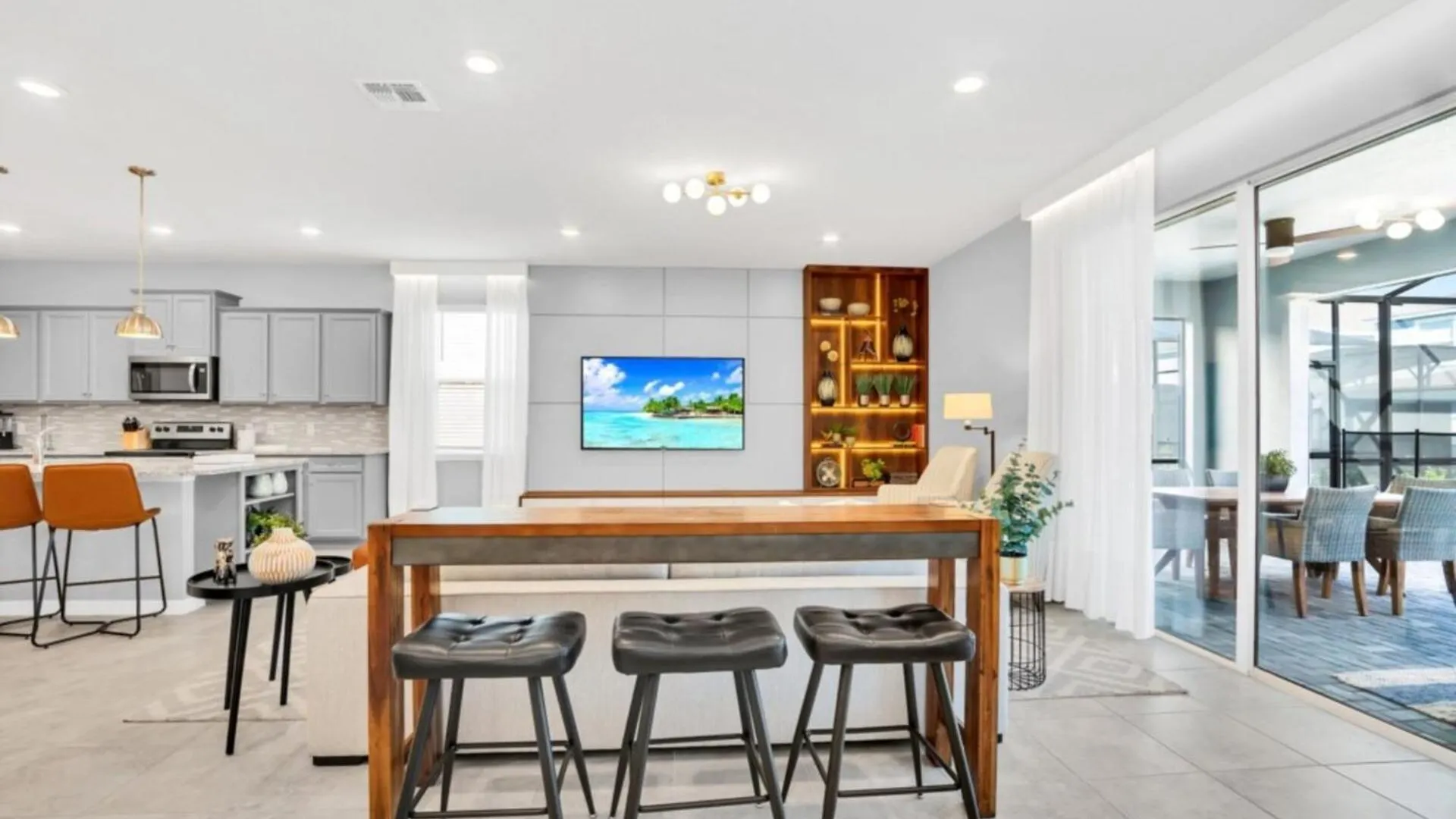 Exclusive 9 Bedroom Estate For Rent 6323 Davenport