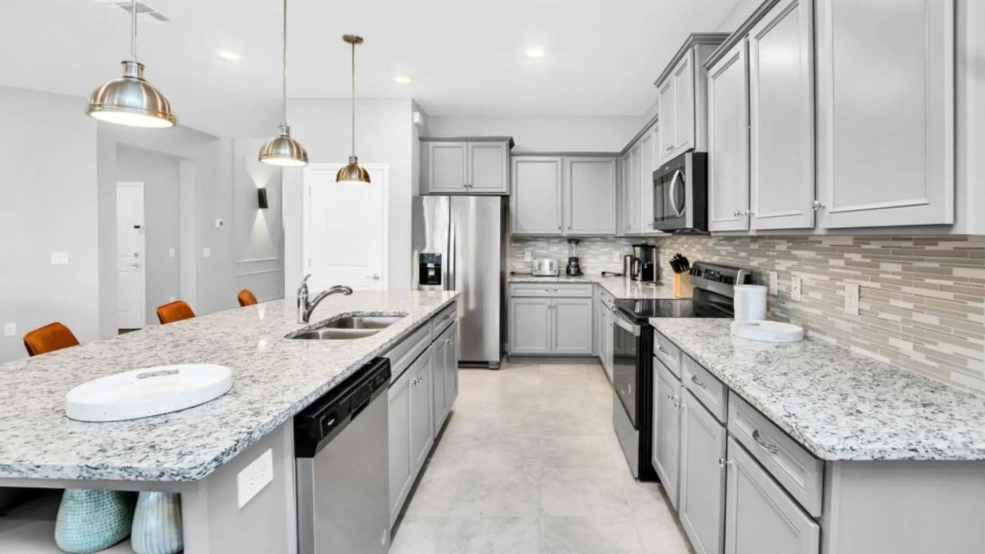 Exclusive 9 Bedroom Estate For Rent 6323 Davenport Villa